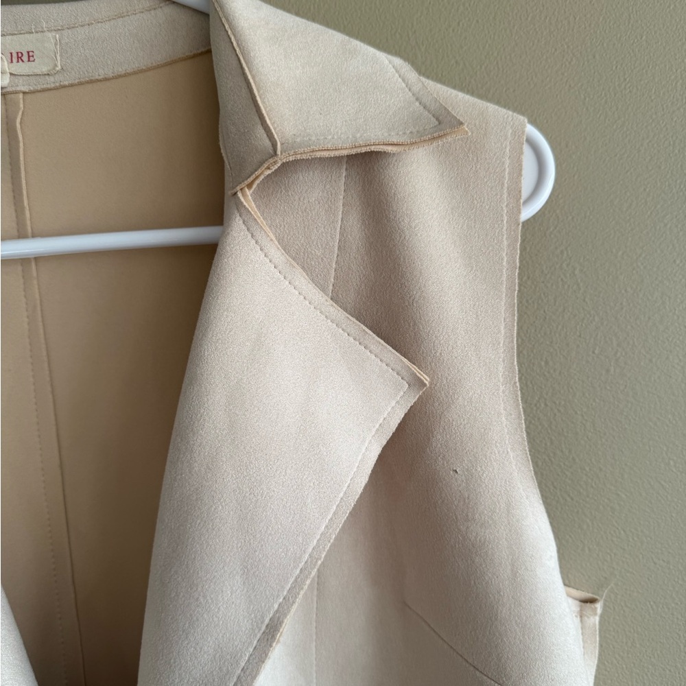 Solitaire Cream Sleeveless Long Coat - Picture 6 of 8